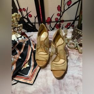 Jerome C Rousseau Leather pattern lace D’Orsay pumps.Retail $380.00 GUC 👀👀👀